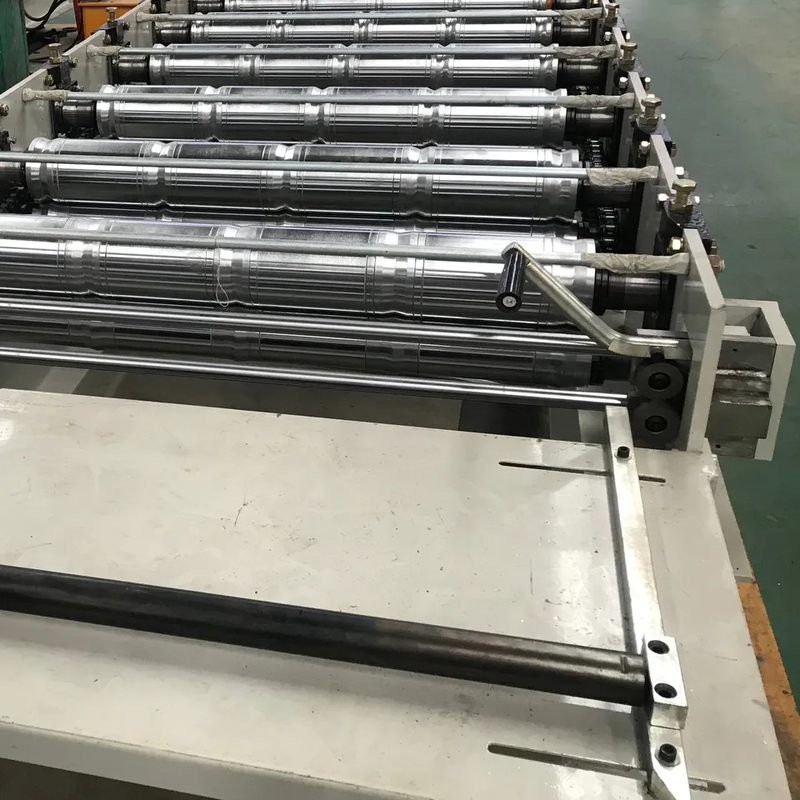 Высокоскоростной крен плитки шага 840mm формируя крышу машины застеклил кафельный крен формируя машину