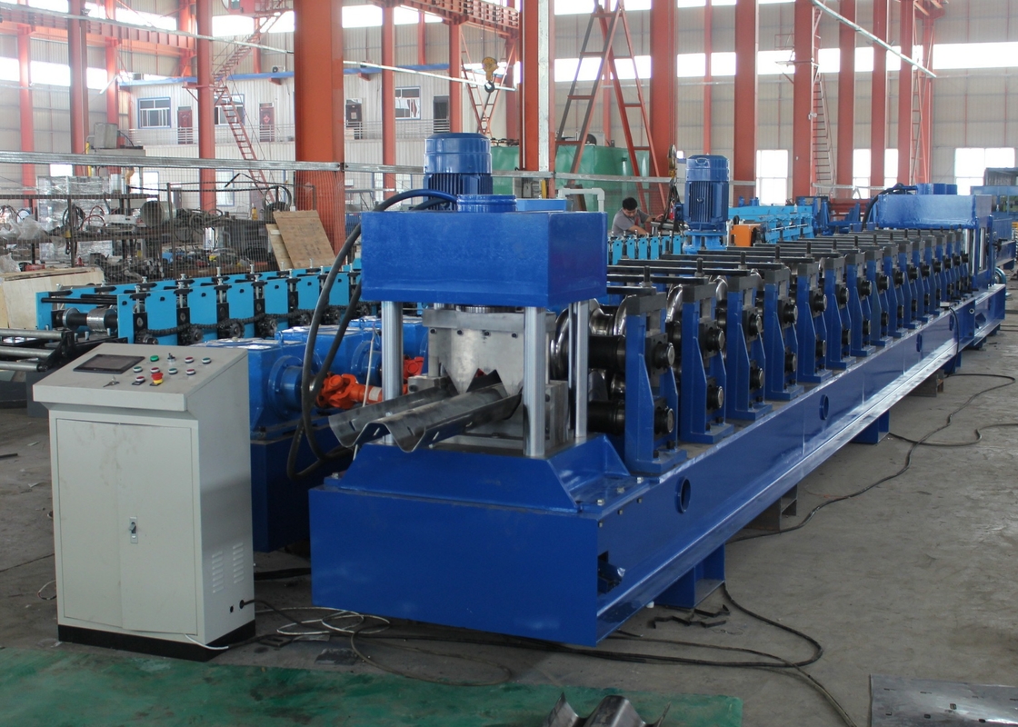 Высокоскоростная 15-я станция GI Highway Guardrail Roll Forming Machine с гидравлическим декоилером