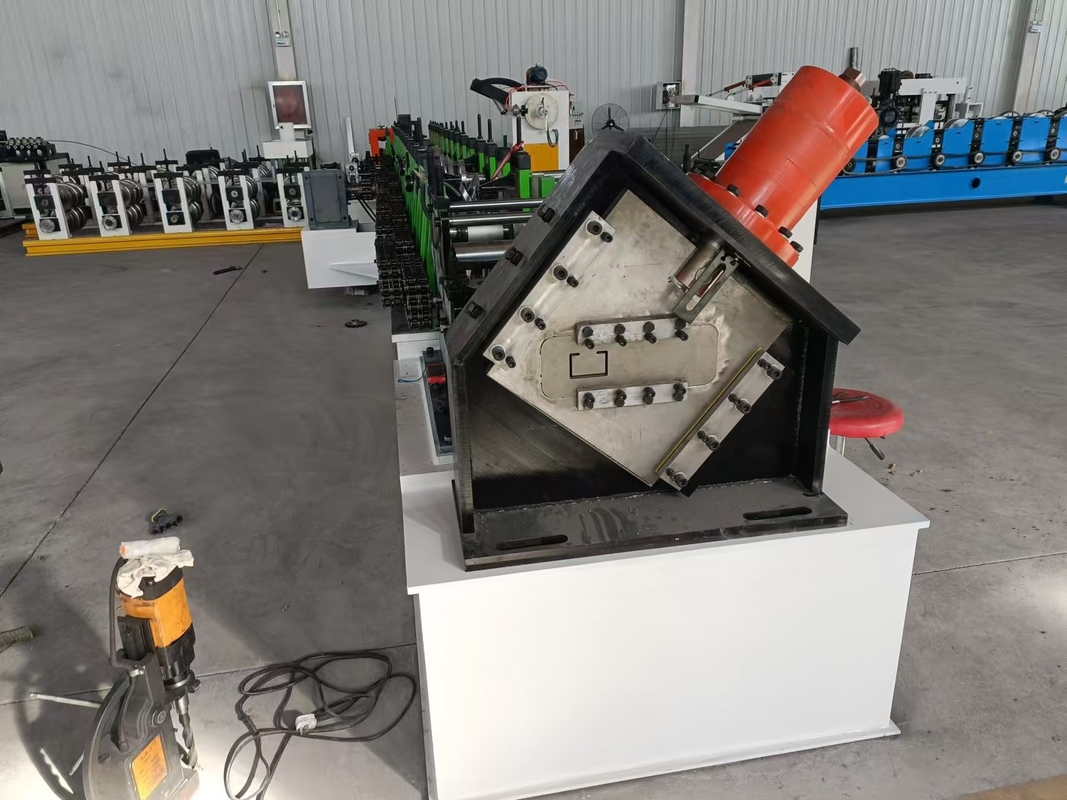Регулирование размера 80-300мм C Purlin Roll Forming Machine Полностью автоматическая