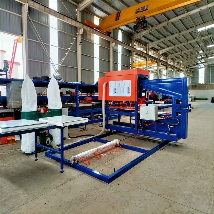 Стальная EPS / Rock Wool Sandwich Panel Production Wall / Roof Roll Forming Machine для изготовления плитки и общей массой 30 тонн
