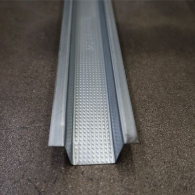 Профилегибочная машина для производства рулонов прогонов Omega с оцинкованной стальной рамой и профилем C-образного профиля