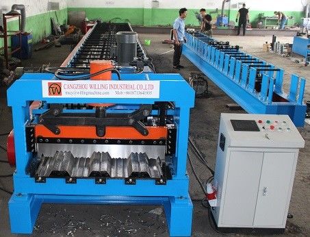 915mm гальванизировали выбивая крен палубы металла PLC формируя машину